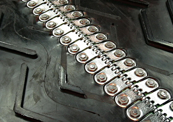 Grampa de placas abisagradas